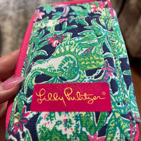 Lilly Pulitzer carded ID smart phone wristlet - Picture 7 of 8